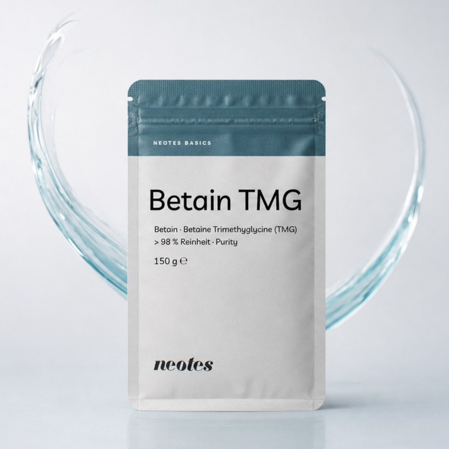 Betain TMG Pulver von neotes als Beutel-Packshot mit hellem Wasserbogen im Hintergrund