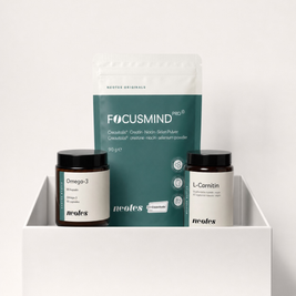 Focus Bundle von neotes mit FocusMind, Omega-3 und L-Carnitin in geöffneter Geschenkbox