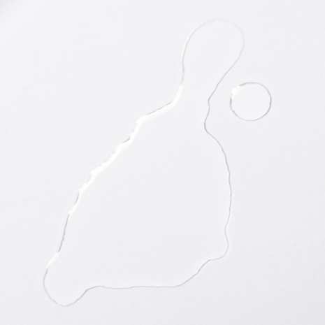 Vitamin D3/K2 MK-7 oil drop detail on a white background