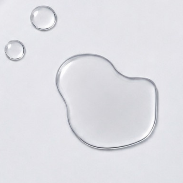 Clear liquid from neotes zinc drops in close-up